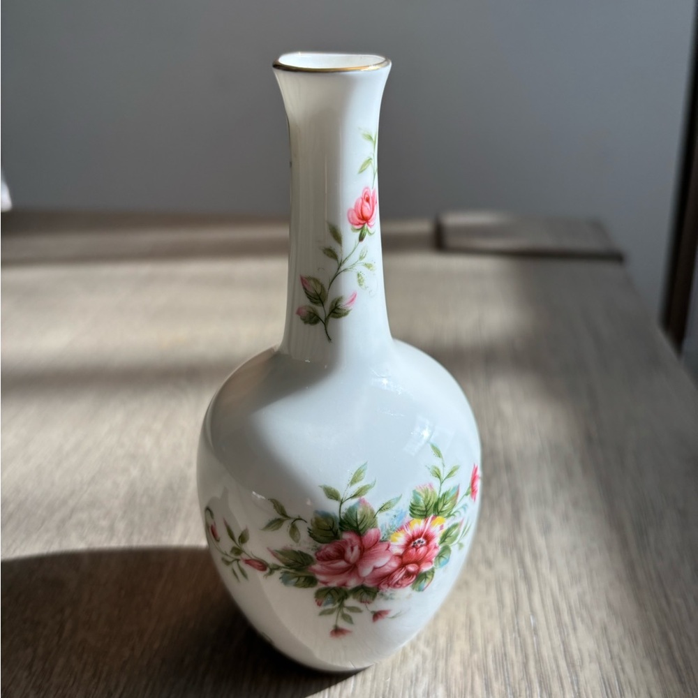 Charming Floral Fine Bone Vase